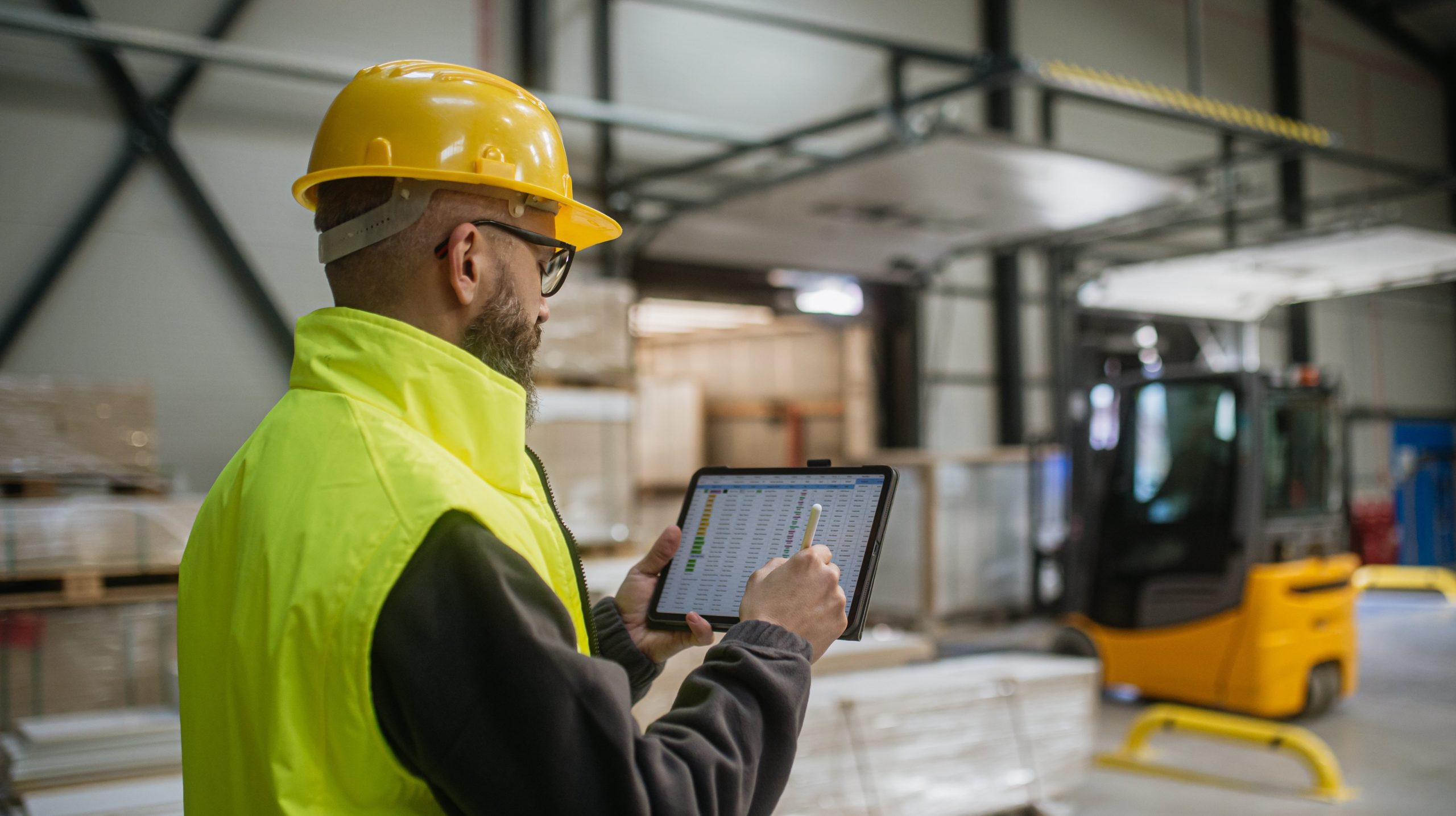 The Impact of IoT on Warehouse Management Systems: Smarter Warehouses